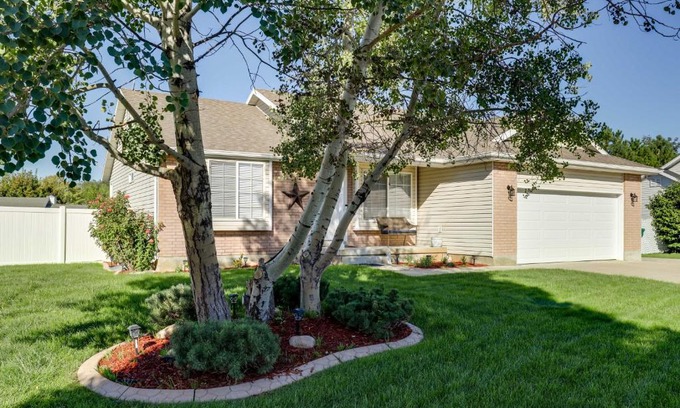 Clearfield House | Family-Friendly Clearfield Home with Hot Tub!