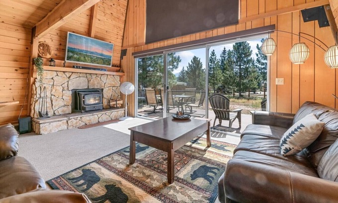 Big Bear City Cabin | Family Friendly- Close to Lake