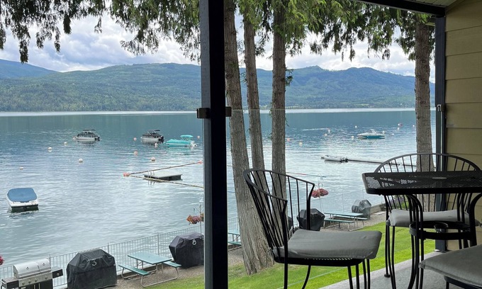 Anglemont Condo | Family friendly Condo on the lake!