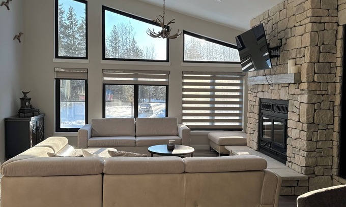 Arnes Cabin | Family friendly, from trails to playground!
