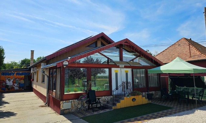 Vecses Apartment | Family Friendly Gyál