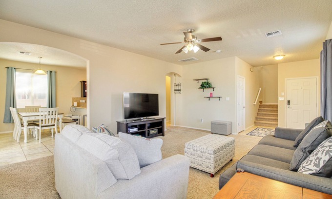 Paradise Hills Civic House | Family-Friendly Home w/Mtn View in Albuquerque!