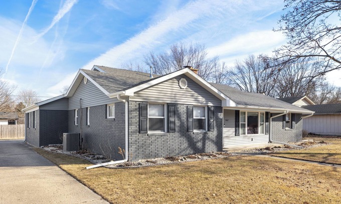 Rochelle House | Family-Friendly home in Rochelle, IL