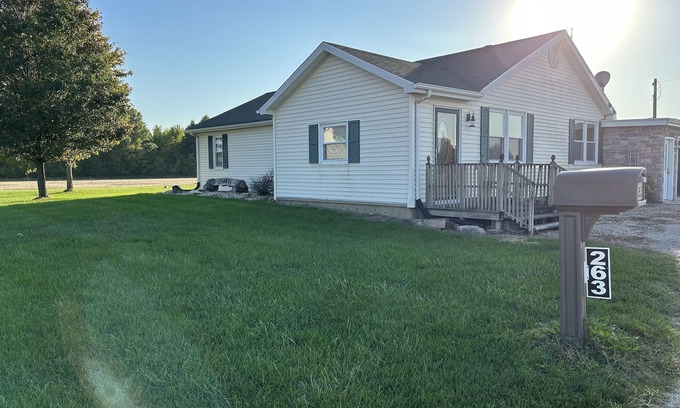 Lakewood Shelby County House | Family Friendly Home in Cowden