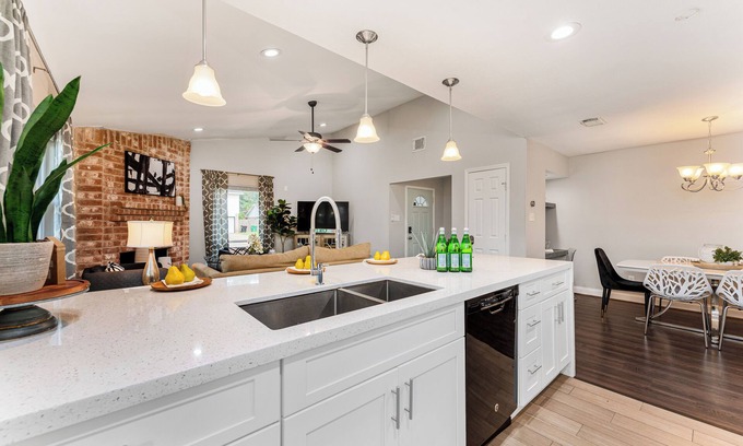 Barker House | Family-Friendly Home Near Great Southwest Equestrian Center – Horse Show Special