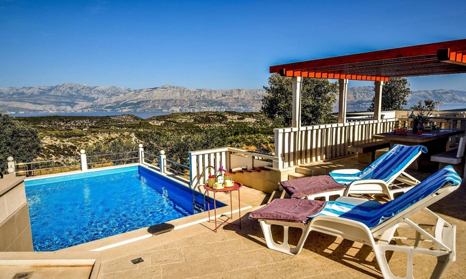 Praznica House | Family friendly house with a swimming pool Pražnica, Brač (K-24570)