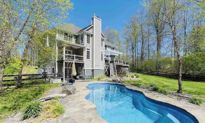 Fishkill House | Family-friendly Hudson Valley Home just 75 mins from NYC