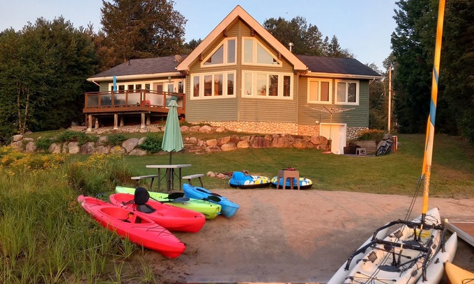 Machar Cottage | Family Friendly Lakeshore Cottage Built in 2008, Own Private Sandy Beach & Dock