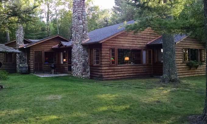 Land O Lakes Cottage | Family-friendly Northwoods Cottage & Guest House On Beautiful Crystal Lake