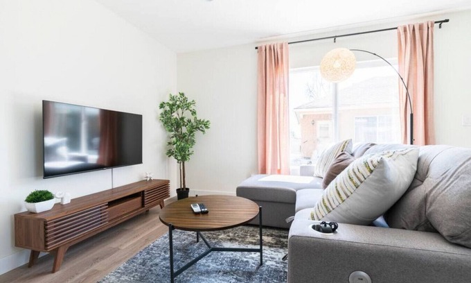 Ontario House | Family-Friendly Ontario Getaway: Open Concept 2-Bedroom Unit with High-Speed Internet Near Ontario Airport.