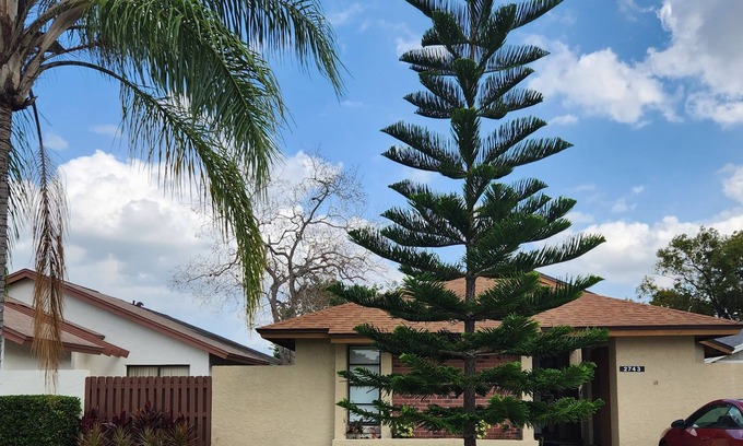 Ventura House | Family-friendly, Pet-friendly, 3-bedroom home close to MCO and Disney