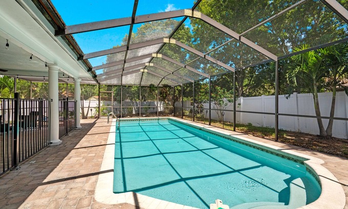 Walsingham House | Family Friendly Pool House near Beach