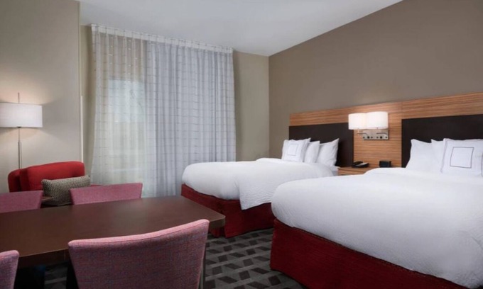 Lake Worth Hotel | Family-Friendly Queen Studio Near Six Flags Over Texas, Local Hotspots