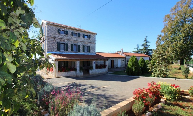 Kastelir House | Family friendly, quiet location, garden with grill, air-conditioned
