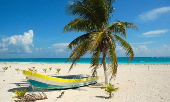 Lucaya House | Family friendly Secluded Beach House