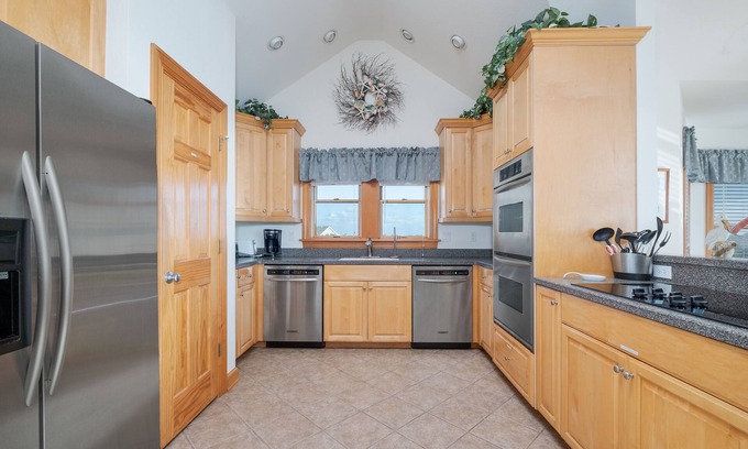 Avon House | Family Friendly Soundfront home in Avon!