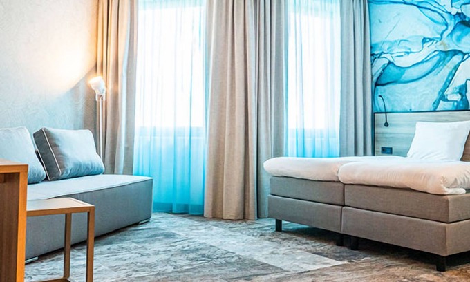 Scheveningen Badplaats Hotel | Family Friendly stay - Enjoy Modern Amenities, Scenic Outdoor & Beach access