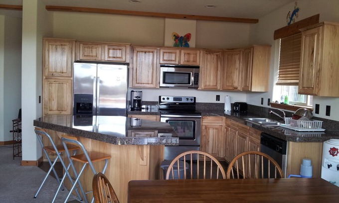 Parkland Beach Cabin | Family friendly summer town Parkland Beach