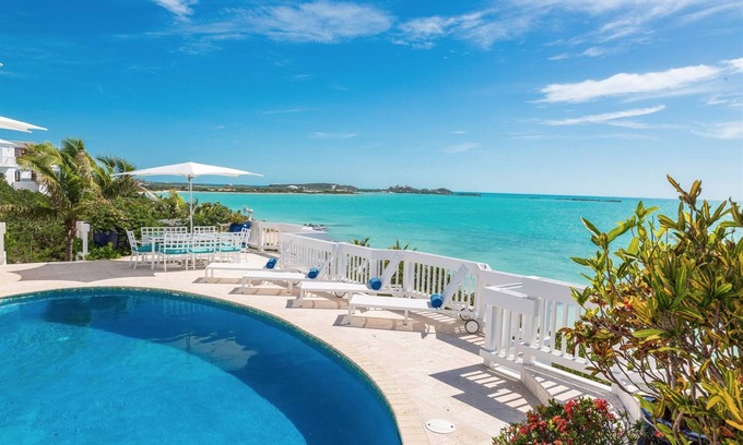 Juba Sound Villa | Family-friendly OCEANFRONT villa with stunning views