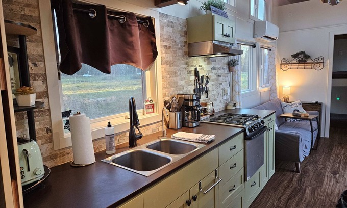Buckley House | Family Friendly TinyHouse On The Farm Bonney Lake