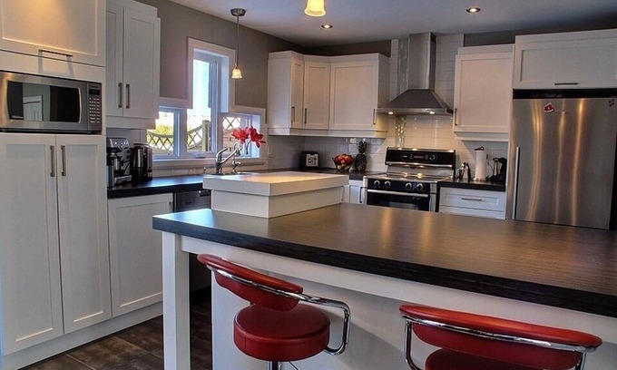 Neufchatel Est–Lebourgneuf House | Family Friendly, Upscale Townhouse, 10kms from Old Quebec