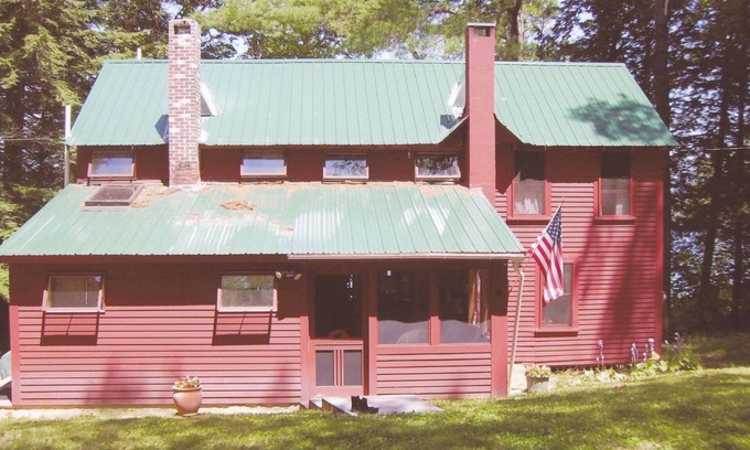 Fryeburg Cabin | Family friendly waterside cabin