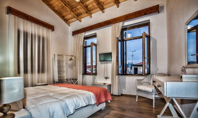 Old Town Rethymnon House | Family, Friends, Couples (Up To 4 People), Simplicity, Hospitality, Downtown