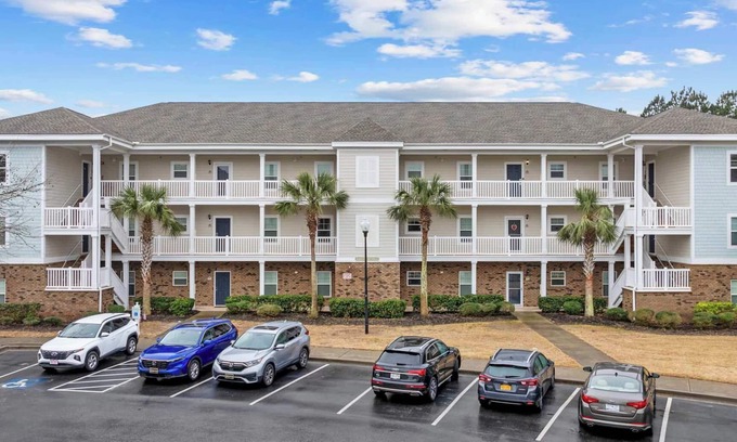 Longs Condo | Family Fun: 2BR Condo near Beach & Pool