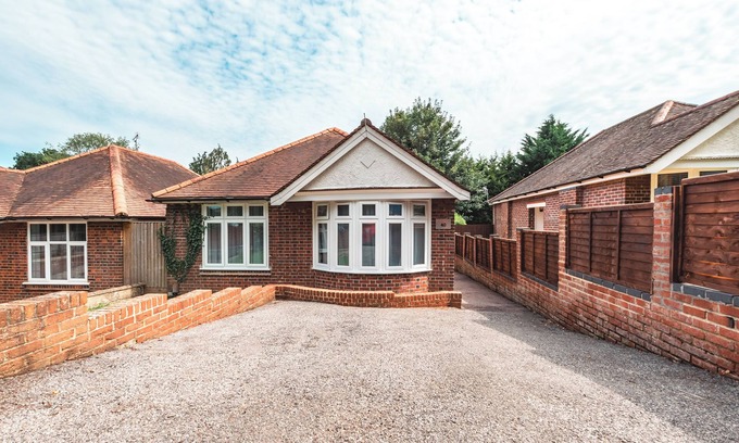 Southampton House | Family Gathering Bungalow