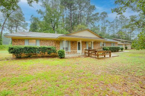 Mineola House | Family Getaway on 4 Acres in Mineola!