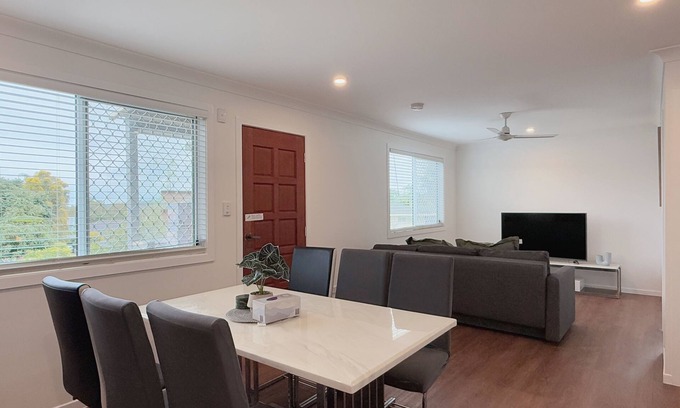 Sunnybank Hills House | Family Haven in Sunnybank | 2BR 2Bath/3 Beds