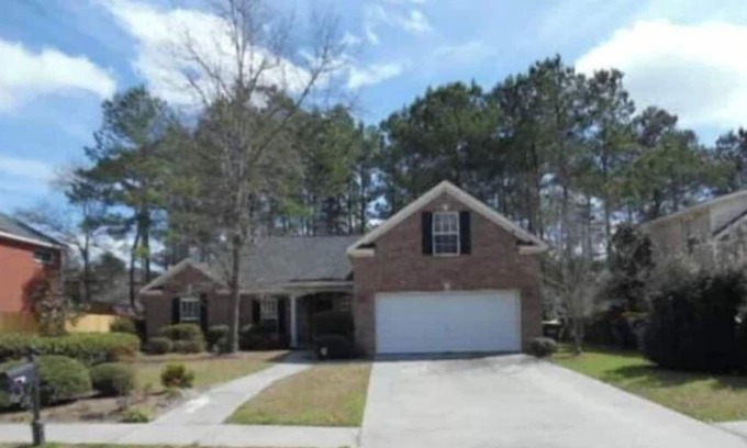 Fleming House | Family Home in quiet & safe area