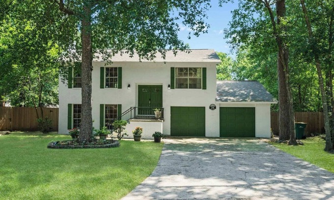 Grogan's Mill House | Family Home in The Woodlands