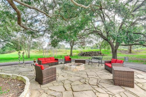 Manvel House | Family Home on 30 Acres in Manvel!