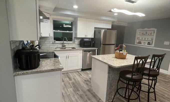 New Port Richey House | Family Home