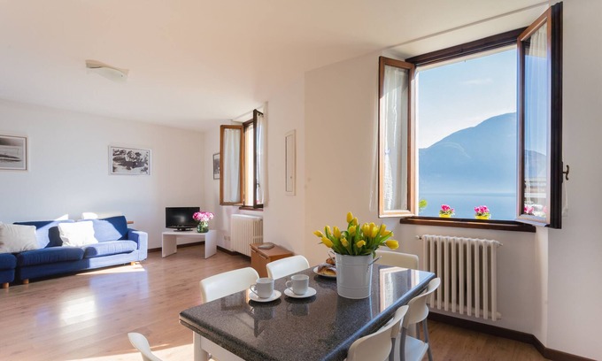 Azzano Apartment | Family Lake Apartment