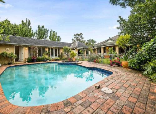 Balwyn House | Family Living big house in Balwyn central