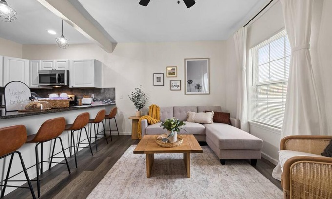 Denver Heights Apartment | Family & Personal Space - Free Pastries & Ebikes