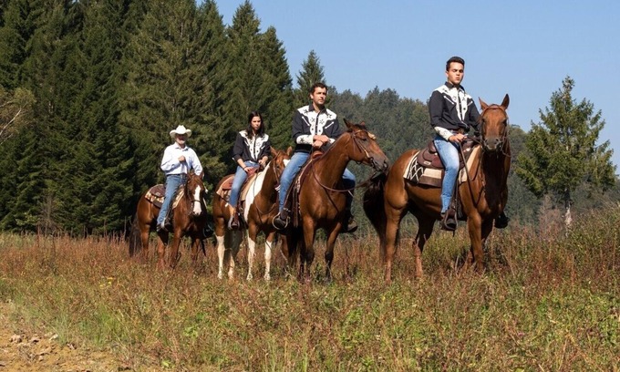 Kocevska Reka House | Family & Pet friendly Ranch Marina with horses