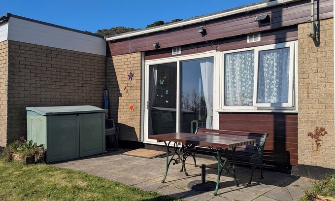 Kilkhampton Ski Chalet | Family & Pet Friendly Chalet - sleeps 5n