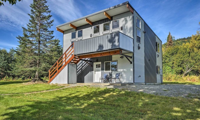 Fritz Creek House | Family Retreat ~ 8 Mi to Downtown + Bishops Beach!