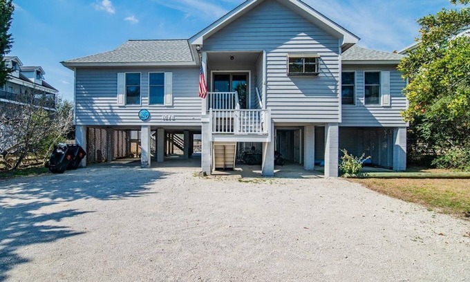 Pawleys Island House | Family Retreat at Decks, Docks & Flip Flops