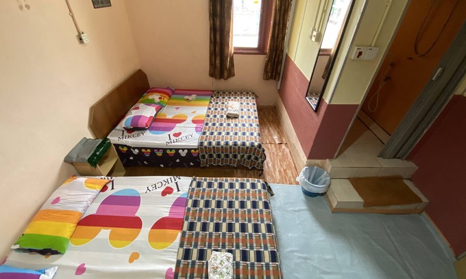 Bandar Kota Bharu House | Family Room 2 Queen Bed/4 pax with Aircond (bajet Murah)