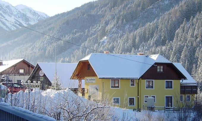 Grosssoelk Cottage | Family room - Pension Langbrucker