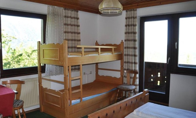 Spital am Pyhrn Bed & Breakfast | Family room with shower, WC - Pension Nanga Parbat