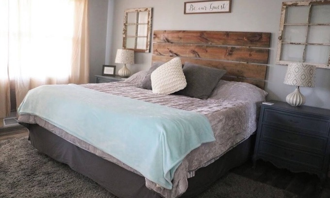 St. Joseph Apartment | Family suite sleeps 11! We are near Champaign-Urbana 4 bedrooms & 2.5 bathrooms
