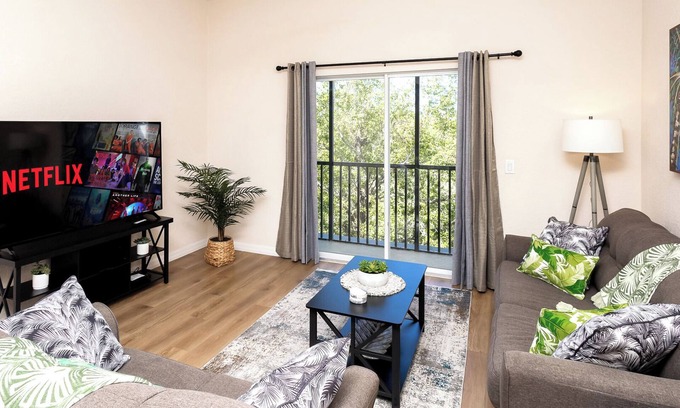 Bahama Bay House | Family Ties at Bahama Bay - Luxe 3BR Townhouse