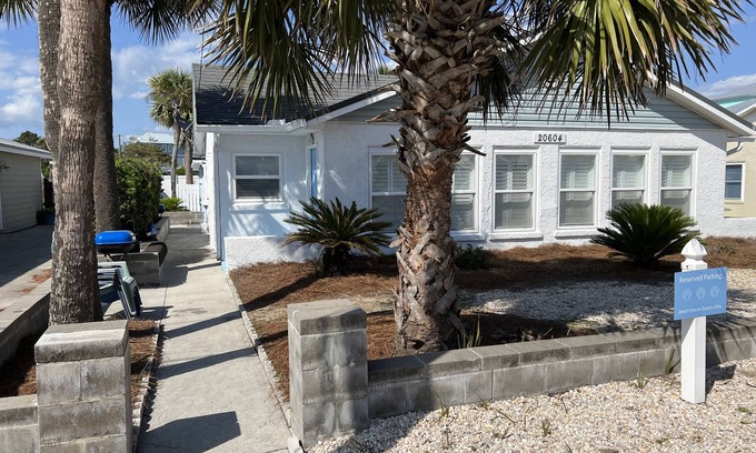 Laguna Beach Estates Cottage | Family Vacation Beach Cottage ~ Across from the Beach