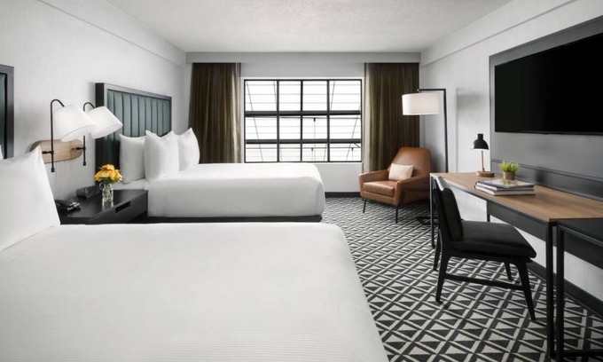 Brookline House | Family Vacation! 3 Modern Units, Restaurant, Bar, Near Prudential Tower