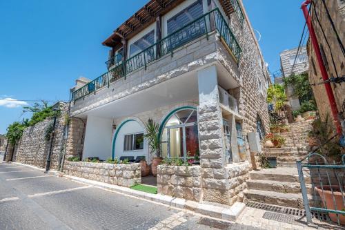 Artists Colony Villa | Family Villa - Prime Location Old City